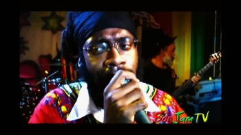 Tarrus Riley - Lion Paw